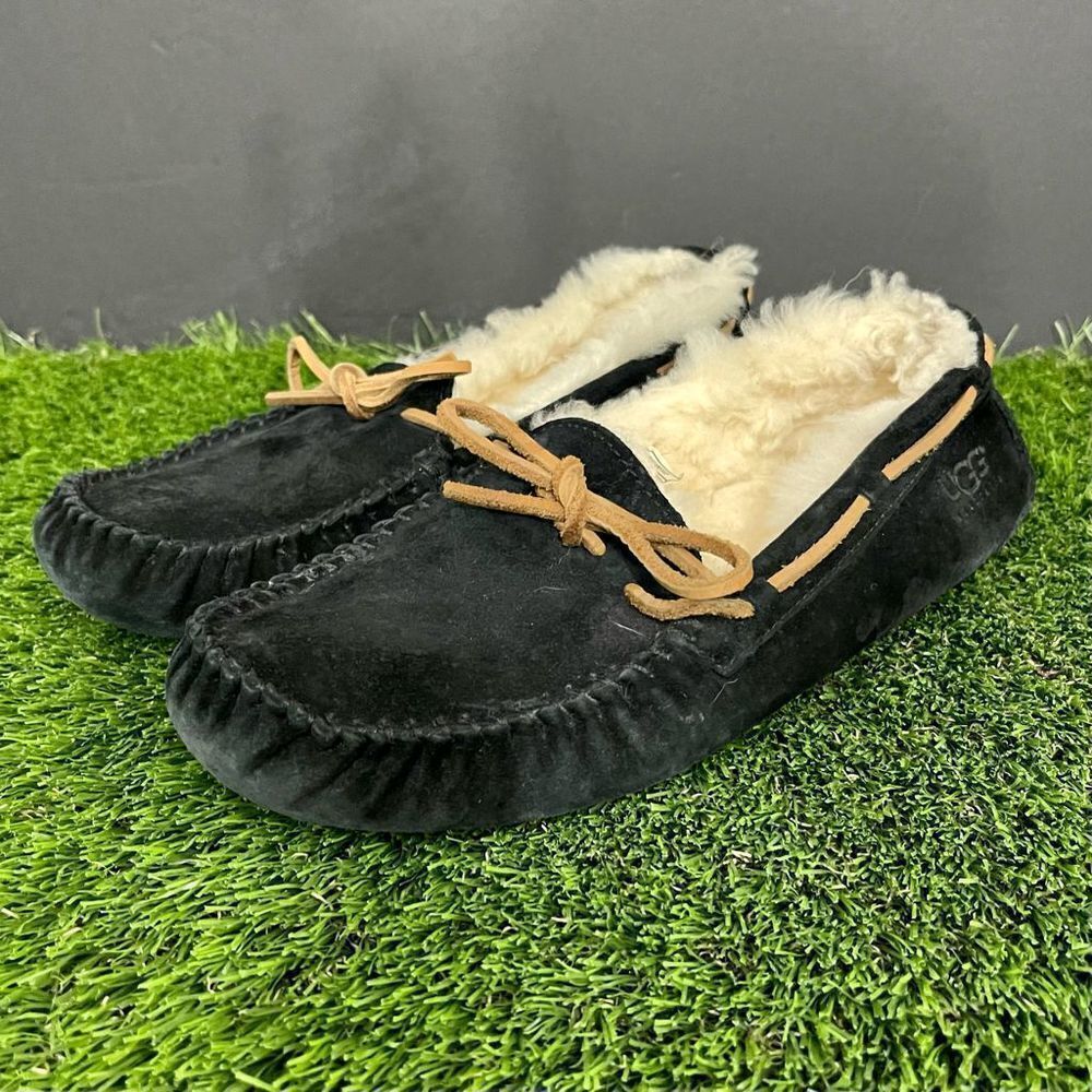 UGG Dakota Black Suede Faux Fur Lined Slippers. Size 6M.
